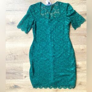 Connected Apparel Women’s Size 6 Emerald Green Lace Sequin Short Sleeve Dress